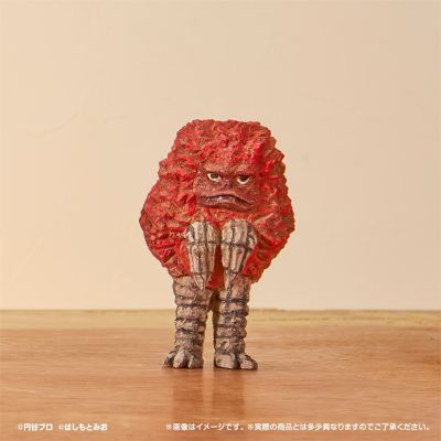 桥本美绪的奥特怪兽雕像。