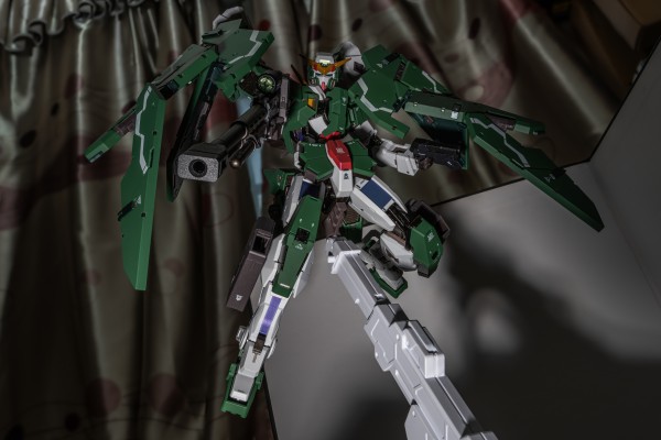 HG 1/144 夸克斯高达