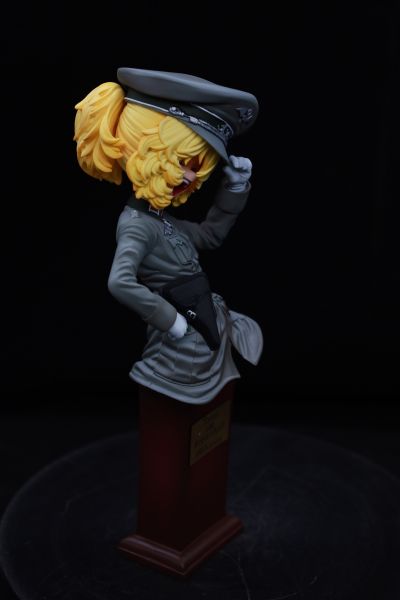 胸像 幼女战记 	谭雅·冯·提古雷查夫