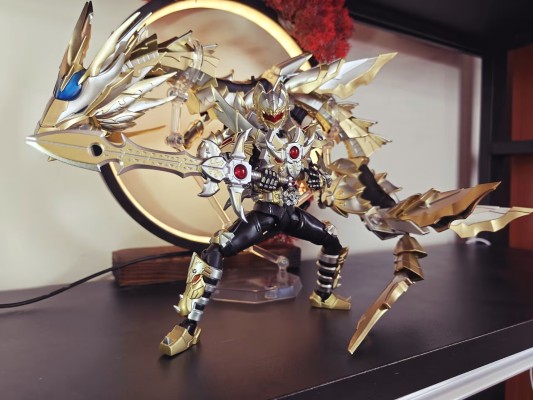 铠甲勇士-光之帝皇战龙