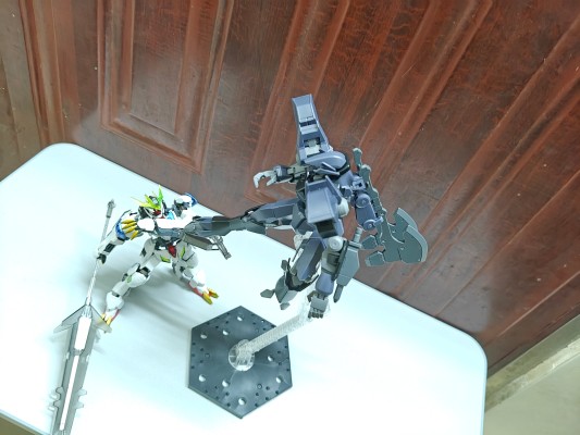 HGI-BO (#18) 1/144 机动战士高达 铁血的奥尔芬斯  EB-AX2 格雷兹·艾因