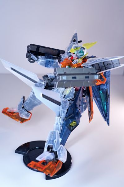 MG 高达基地限定 机动战士高达00 主天使高达（透明配色）