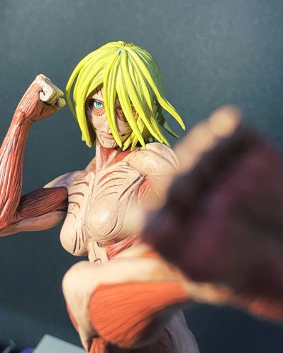 POP UP PARADE 进击的巨人 亚妮·雷恩哈特 女巨人形态 L尺寸