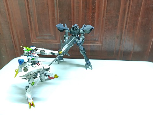 HGI-BO (#18) 1/144 机动战士高达 铁血的奥尔芬斯  EB-AX2 格雷兹·艾因