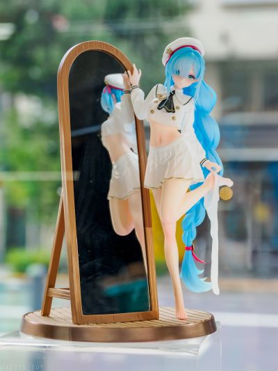 Gift+系列 碧蓝航线 雅努斯 踌躇的换衣时间