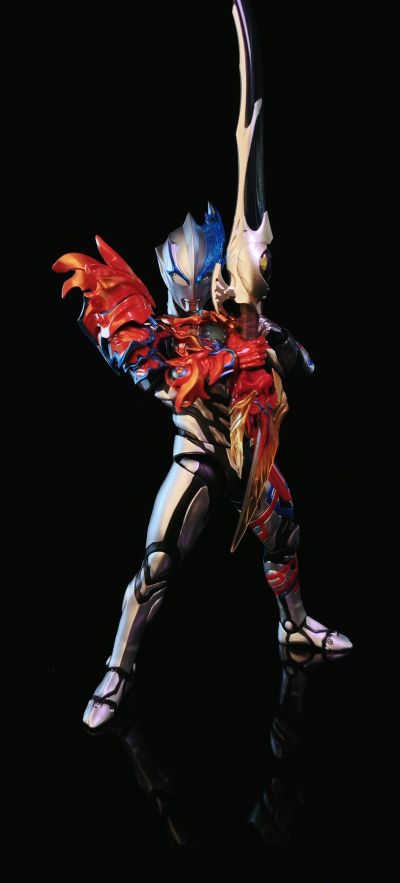 S.H.Figuarts 布莱泽奥特曼 法多兰盔甲