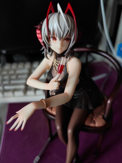 明日方舟 W  盛礼