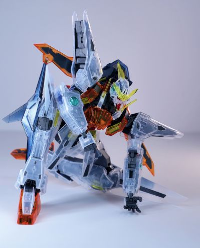 MG 高达基地限定 机动战士高达00 主天使高达（透明配色）