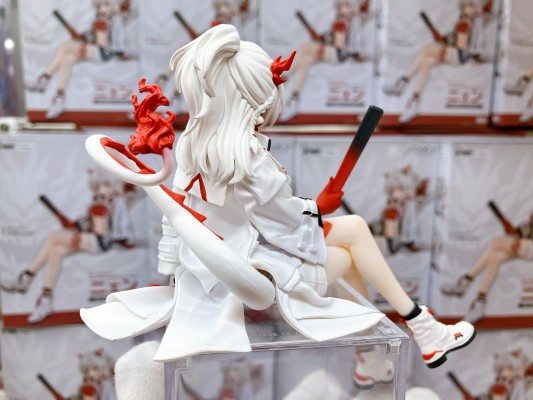 明日方舟  压泡面人偶—年·能量联结款—