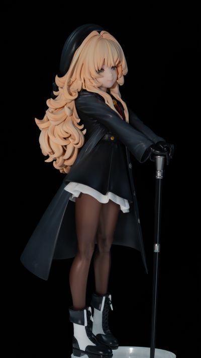 蔚蓝档案 拄拐笑面教授