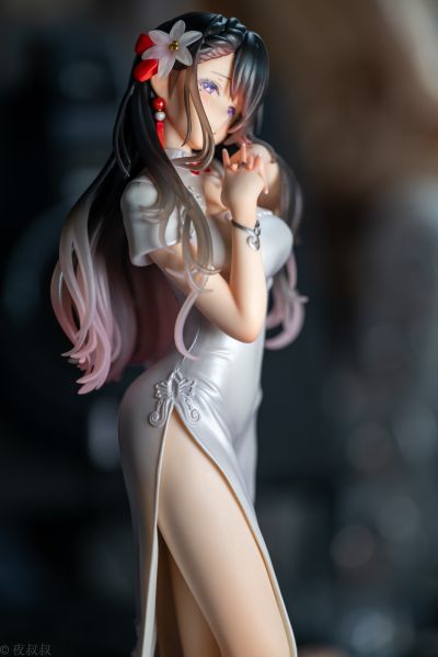 治愈系白色旗袍姐姐