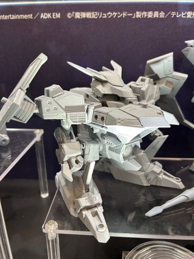 TOYRISE DMB-04  黑煞星号