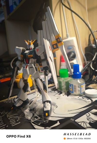 HGUC 1/144 机动战士高达 逆袭的夏亚  Nu高达