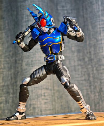 S.H.Figuarts（真骨雕制法） 假面骑士钢斗王 骑士形态 真骨雕制法10周年纪念版