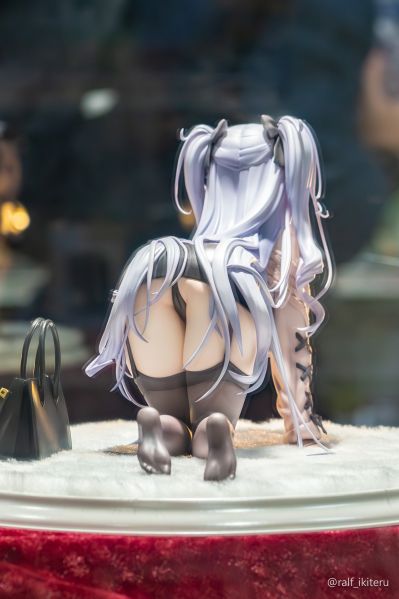 碧蓝航线 易北 清纯的“反派小姐”？