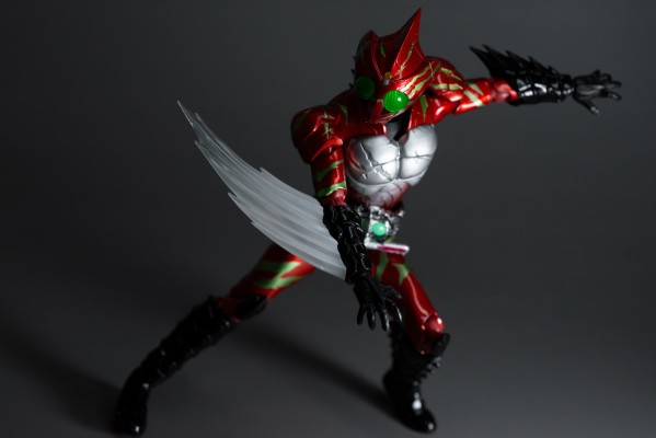 S.H.Figuarts  假面骑士亚马逊新生欧米伽