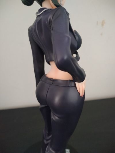 古立特宇宙 x ZOZOTOWN 黑衣系列 新条茜