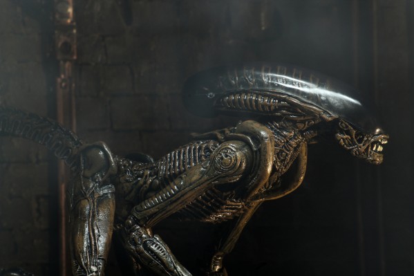 NACE 异形3-7英寸比例可动人偶——终极异形犬