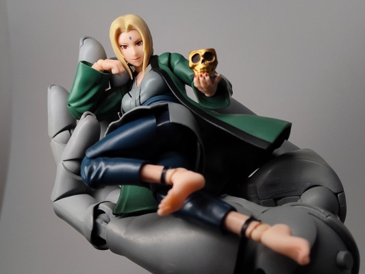 S.H.Figuarts 纲手 -极尽百豪的传说医疗忍者-