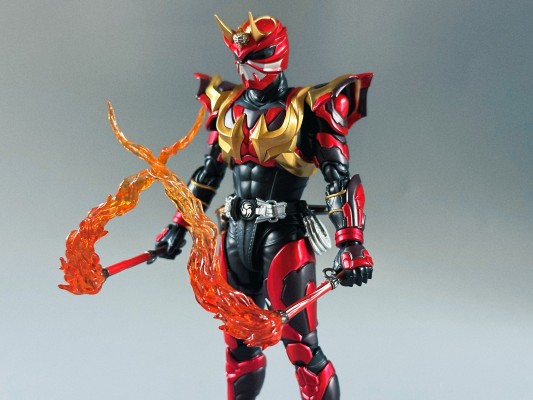 S.H.Figuarts（真骨雕制法）假面骑士装甲响鬼