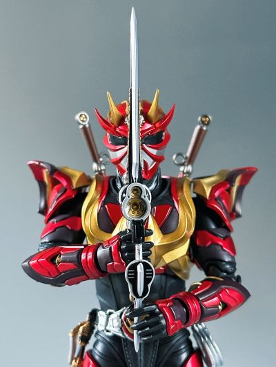 S.H.Figuarts（真骨雕制法）假面骑士装甲响鬼