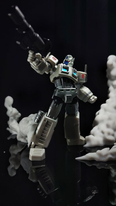 REVOLTECHNo.019变形金刚 フレンドショップ限定 ウルトラマグナス