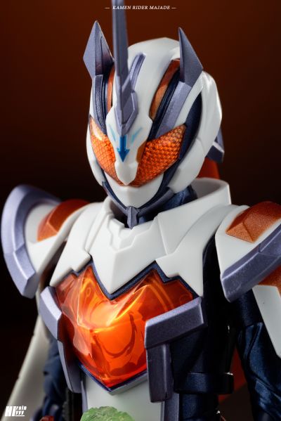 S.H.Figuarts   假面骑士玛洁德 炎阳独角兽