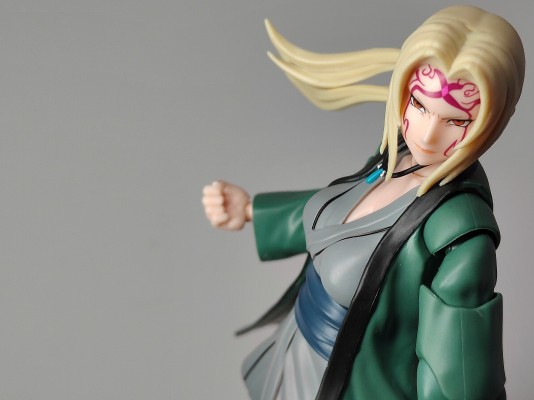 S.H.Figuarts 纲手 -极尽百豪的传说医疗忍者-