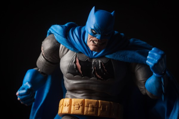 MAFEX No.119 蝙蝠侠：黑骑士归来 蝙蝠侠