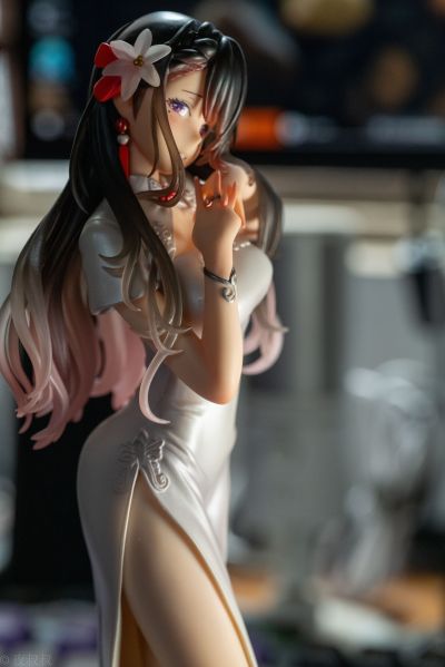 治愈系白色旗袍姐姐