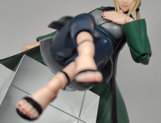 S.H.Figuarts 纲手 -极尽百豪的传说医疗忍者-