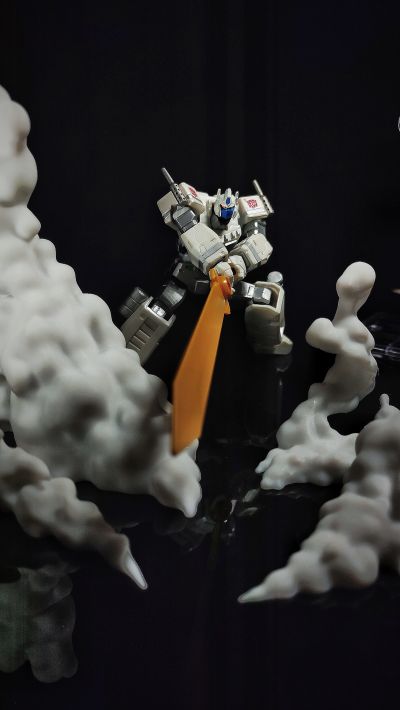 REVOLTECHNo.019变形金刚 フレンドショップ限定 ウルトラマグナス