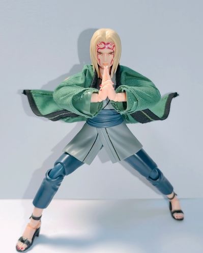 S.H.Figuarts 纲手 -极尽百豪的传说医疗忍者-