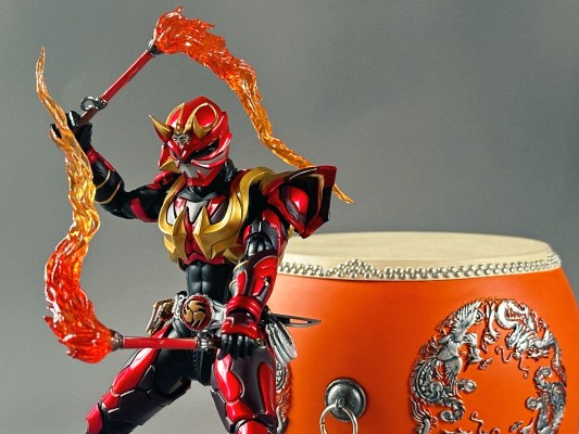 S.H.Figuarts（真骨雕制法）假面骑士装甲响鬼