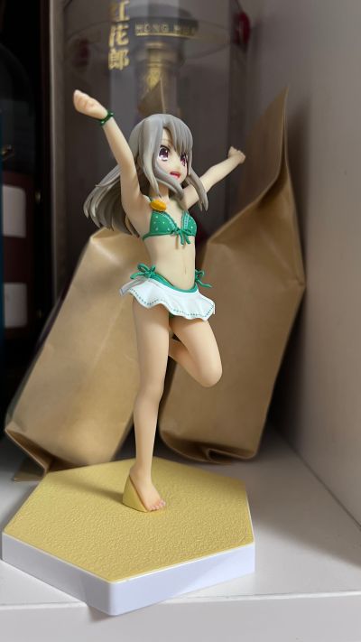 BEACH QUEENS Fate/kaleid liner 伊莉雅斯菲尔·冯·爱因兹贝伦 	伊莉雅斯菲尔·冯·爱因兹贝伦