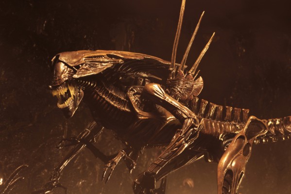 异形 - 超豪华盒装可动模型 - 复活女王