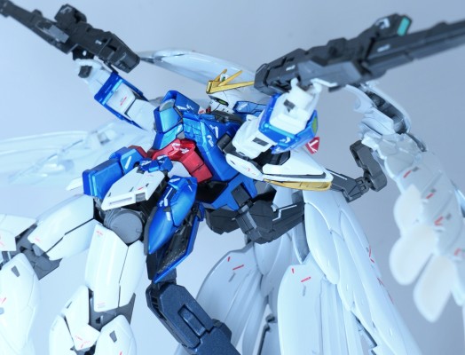 MG  1/100 高达基地专属商品  飞翼高达零式·无尽的华尔兹 Ka版 [钛金质感]