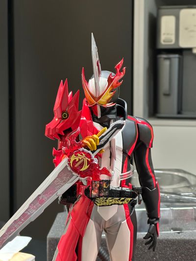 REAL ACTION HEROES 编号788 RAH GENESIS 假面骑士圣刃 勇气之龙