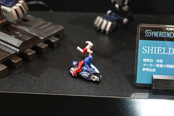 戴亚克隆 擎天柱 重装长牙狮形态