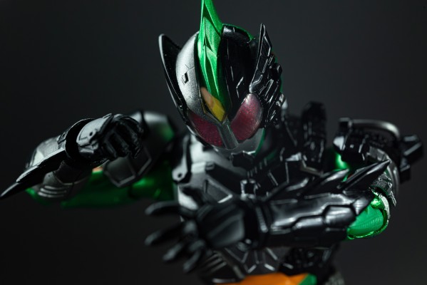 S.H.Figuarts  假面骑士亚马逊新生欧米伽