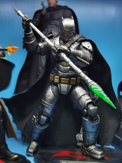 1/9可动人偶系列 蝙蝠侠大战超人：正义黎明 重甲蝙蝠侠