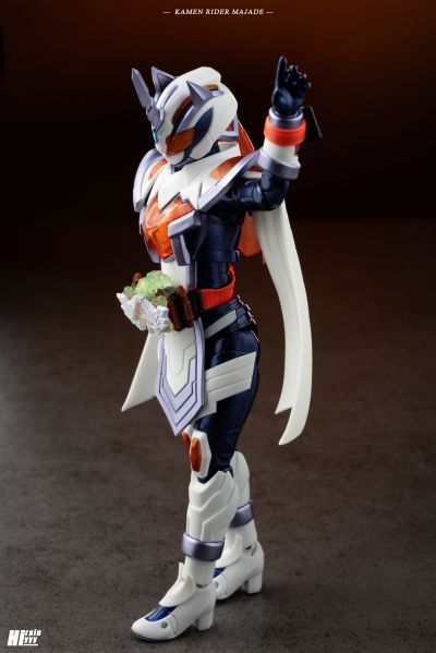 S.H.Figuarts   假面骑士玛洁德 炎阳独角兽