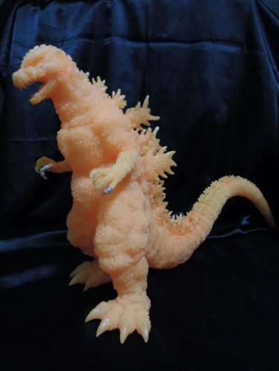 哥斯拉1984（软胶套件）蓄光橙色版