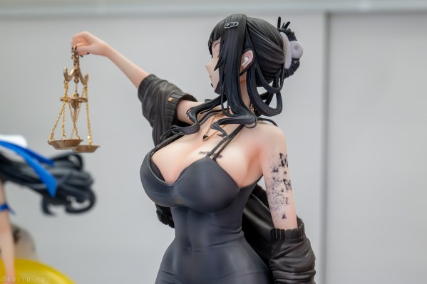 胜利女神：妮姬 D：杀手妻子