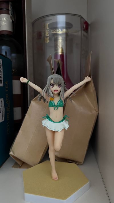 BEACH QUEENS Fate/kaleid liner 伊莉雅斯菲尔·冯·爱因兹贝伦 	伊莉雅斯菲尔·冯·爱因兹贝伦