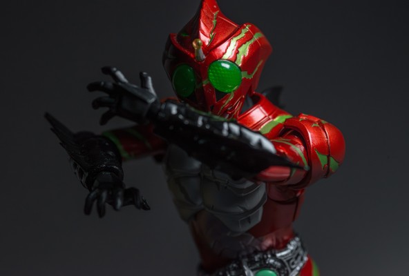 S.H.Figuarts  假面骑士亚马逊新生欧米伽