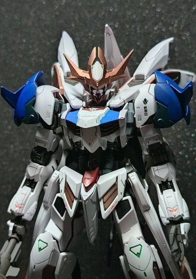 HG 1/144  惊异巴巴托斯高达天狼座