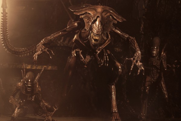 异形 - 超豪华盒装可动模型 - 复活女王