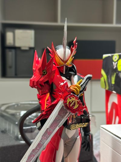 REAL ACTION HEROES 编号788 RAH GENESIS 假面骑士圣刃 勇气之龙