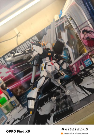 HGUC 1/144 机动战士高达 逆袭的夏亚  Nu高达